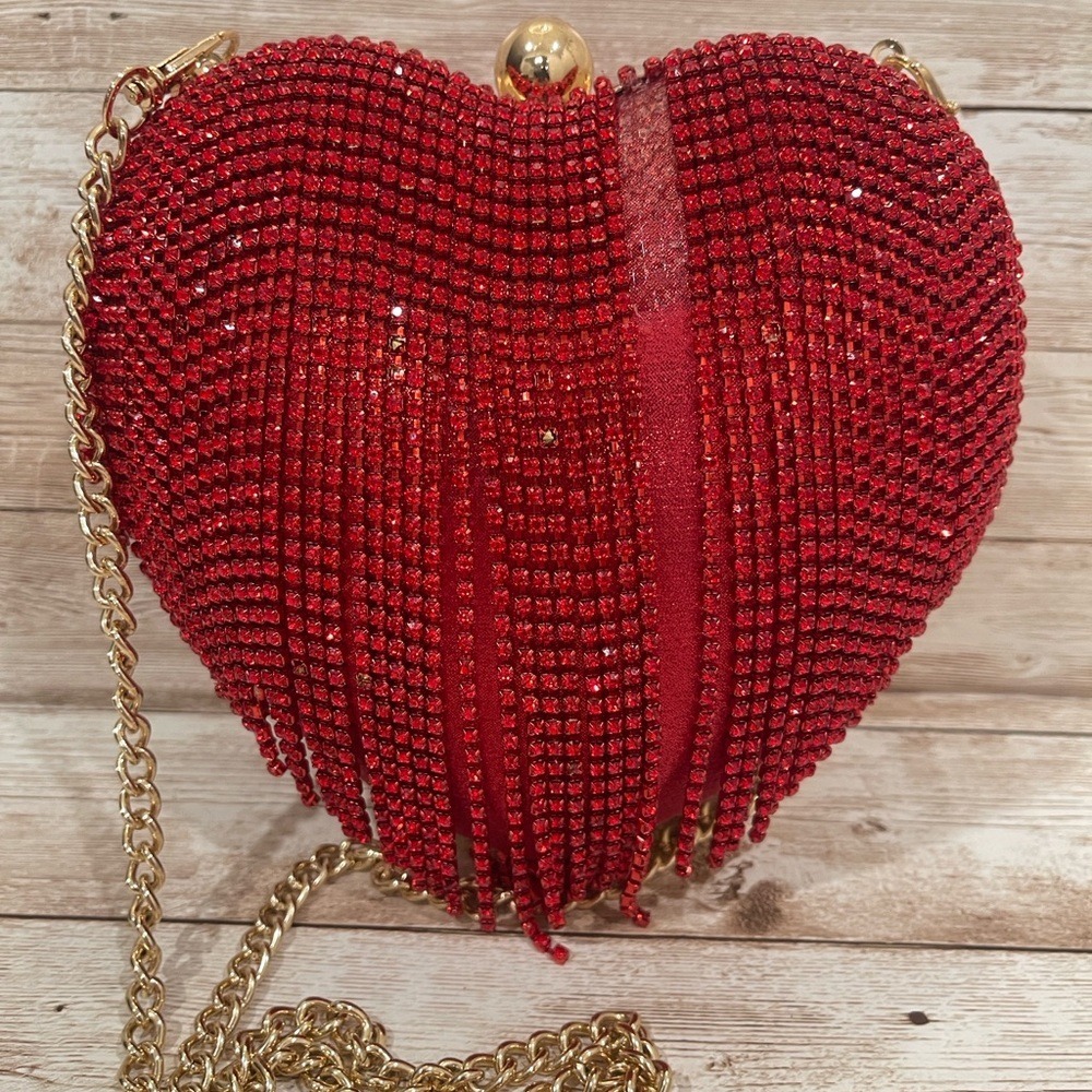 Aqua Beaded Red Heart Clutch with Gold Chain NWOT - Picture 3 of 7